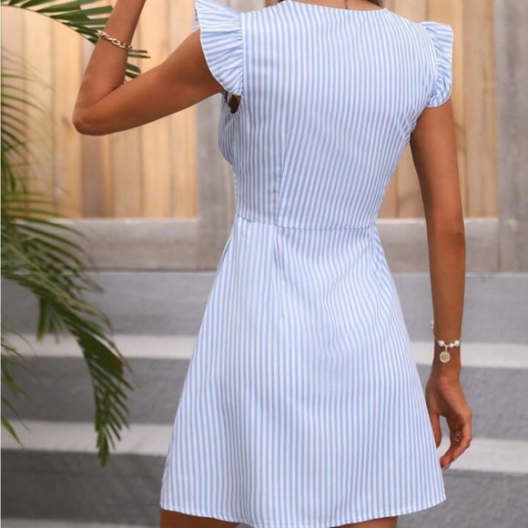 New deep v neck striped sleeveless dress - Picture 5 of 7